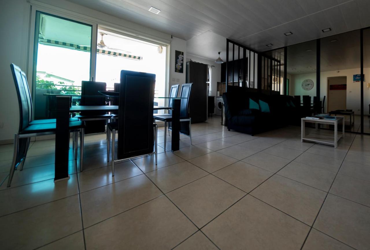 Eden Appartement, T2 49m2, 4 pers vue mer, piscine Saint-Gilles Les Bains Extérieur photo